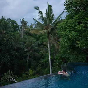 Tirta Arum Aldeamento Turístico